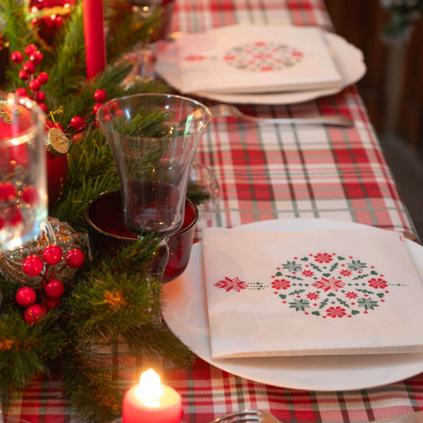 Paviot Servietten boule brodee, embroidered Christmas ball, red, green style